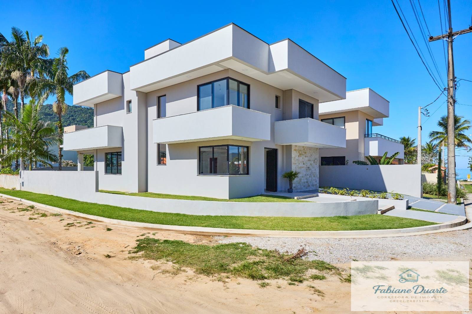 Casa, 4 quartos, 270 m² - Foto 1