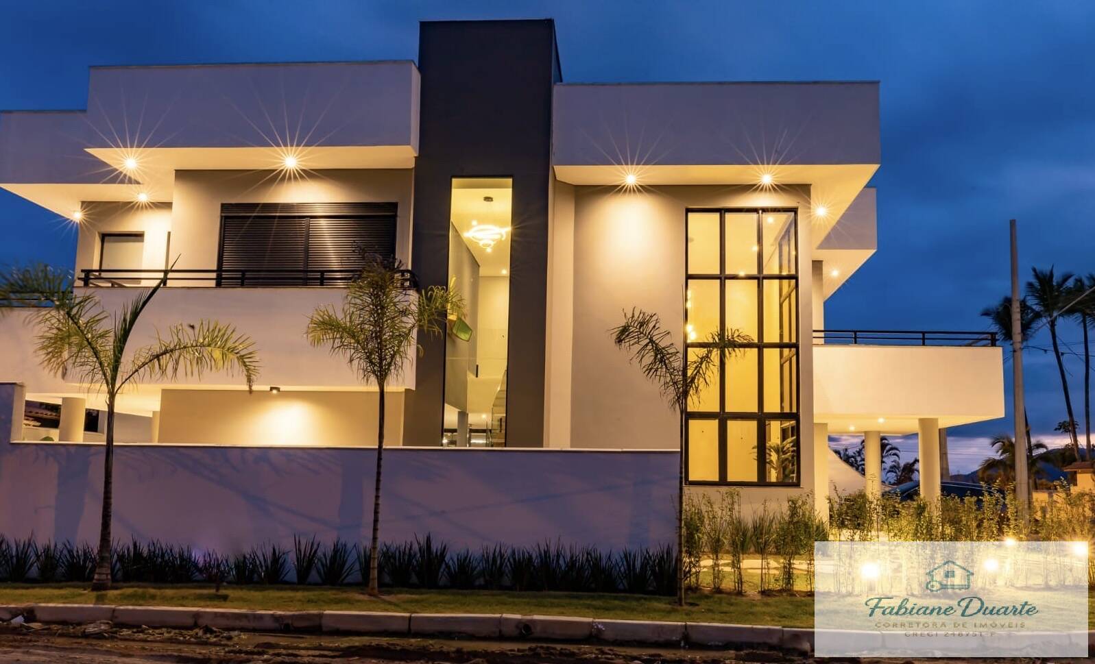 Casa, 5 quartos, 330 m² - Foto 1